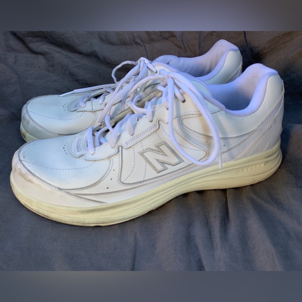 New Balance MW577WT Men's White Walking Shoe Lace-Up Size 11 - Assembled USA